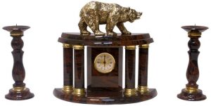 Часы настольные из обсидиана с  медведем