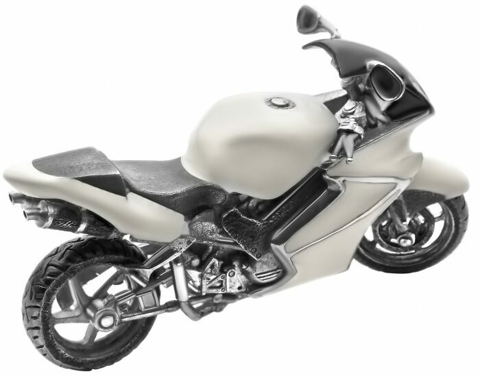 Мотоцикл "Honda CBR" из серебра
