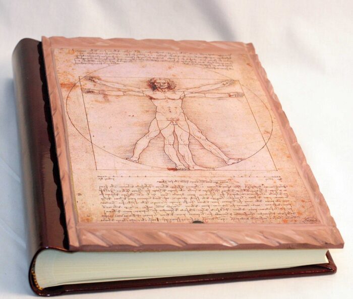 Фотоальбом "Leonardo. Anatomia"