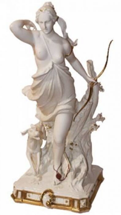 Статуэтка "Диана - богиня охоты", цвет: костяной
