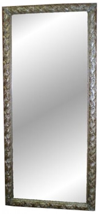 Зеркало с рамкой из дерева серебряного цвета