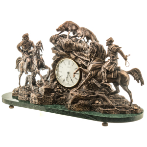 Авторские каминные часы из бронзы "Охота на волков"