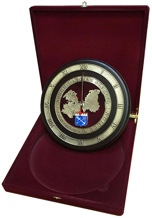 Настенные часы "Карта Ленинградской области" в подарочной упаковке
