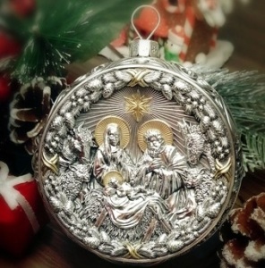 Серебряный елочный шар "Рождество" с позолотой