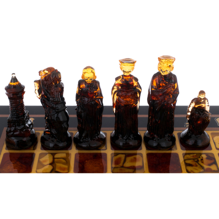 Шахматы из янтаря "Кенигсберг" бордовые