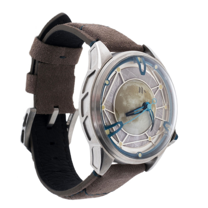 Наручные механические часы с автоподзаводом Lincor "Луна 24" титан