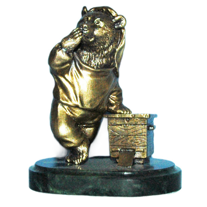 Статуэтка из бронзы и змеевика "Медведь-пасечник"