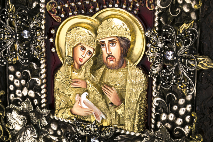Икона с художественным литьем "Петр и Феврония" (латунь)