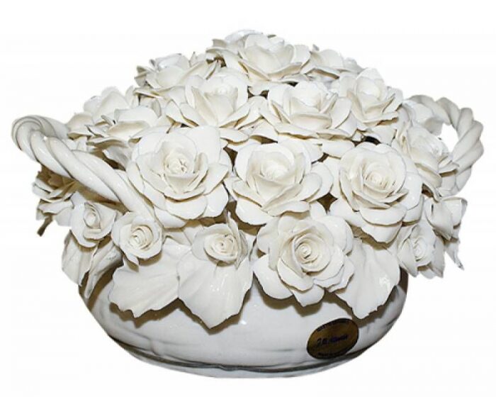 Керамические цветы в корзине "Белые розы"