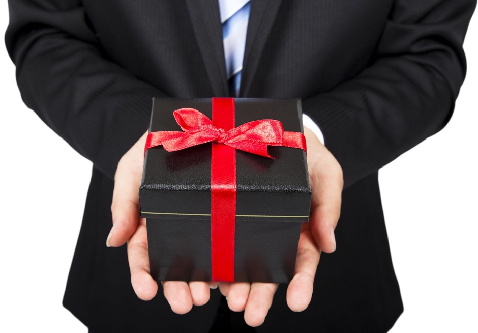 Как выбрать идеальный подарок для шефа или коллеги