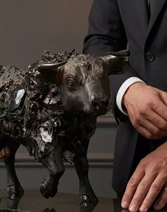Themed figurines and sculptures