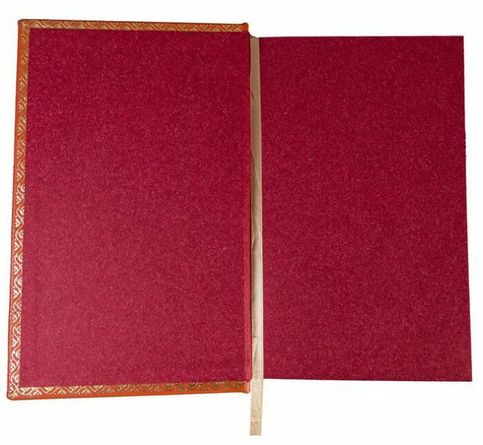 Подарочные книги в кожаном переплёте "Ахмадулина Б. Собрание сочинений" в 3 томах