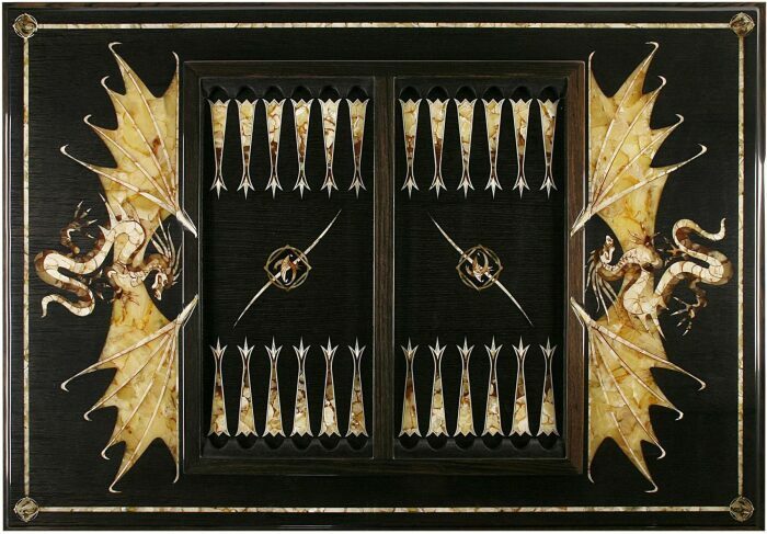 Гарнитур для игры в нарды "Дракон" с янтарной инкрустацией