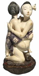 Сувенир из бивня мамонта "Пара влюбленных"