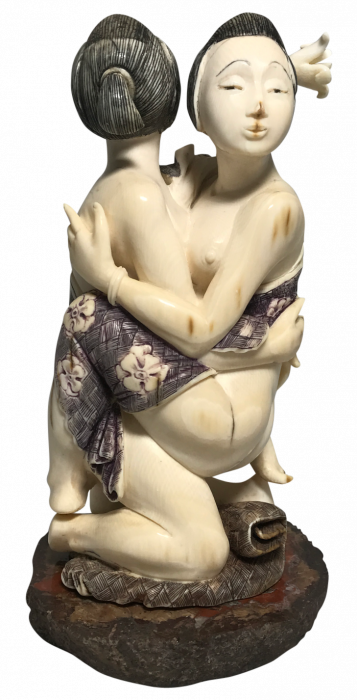 Сувенир из бивня мамонта "Пара влюбленных"