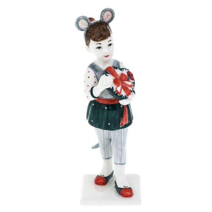 Фарфоровая статуэтка "Мышка-девочка" (подглазурная роспись)