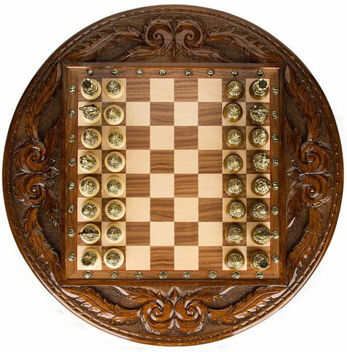 Шахматный стол из бука "Вокруг света" резной