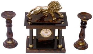 Настольные часы из обсидиана с львом