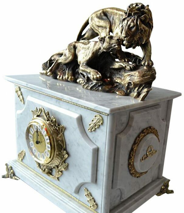 Часы-сейф из белого мрамора "Пара львов"