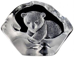 Скульптура из прозрачного хрусталя "Полярный медвежонок"