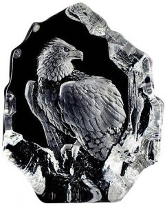Скульптура из прозрачного хрусталя "Белоголовый орлан"