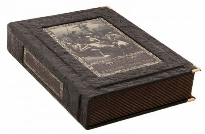 Книга в кожаном переплете "Библия в гравюрах Гюстава Доре" (в коробе)