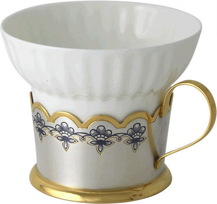 Чайная чашка из серебра "Астра"