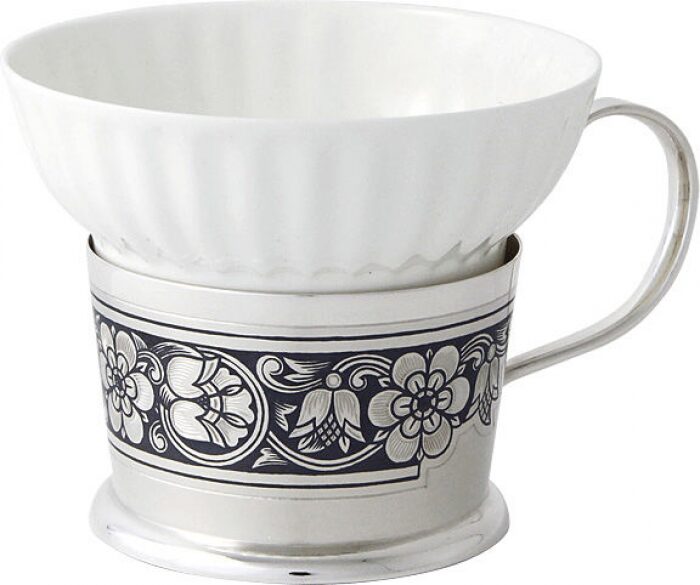 Чайная чашка из серебра "Цветы"
