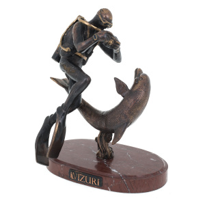 Скульптура бронзовая "Дайвер с дельфином"