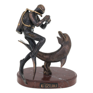 Скульптура бронзовая "Дайвер с дельфином"