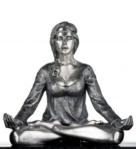 Скульптура "Медитирующая девушка"