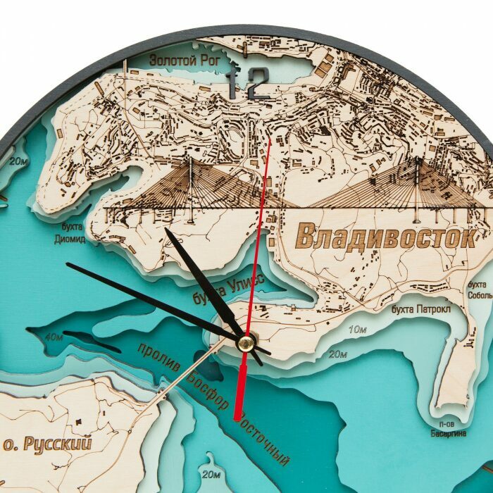 Часы из дерева "Владивосток"