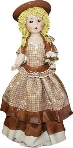 Статуэтка "Кукла с цветами в св. коричневом платье"