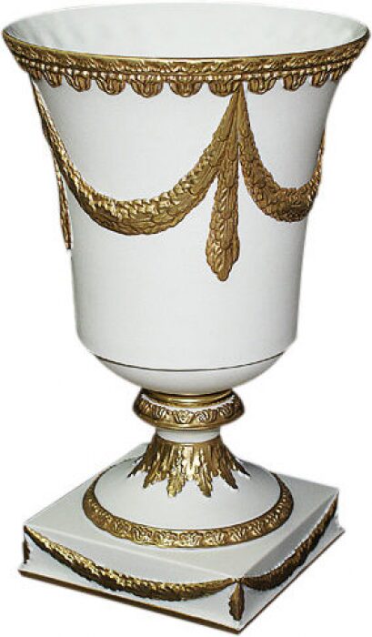 Кубок, цвет: белый матовый, с золотой матовой отделкой
