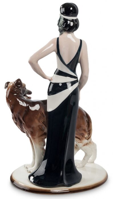 Фарфоровая статуэтка "Дама с собакой"
