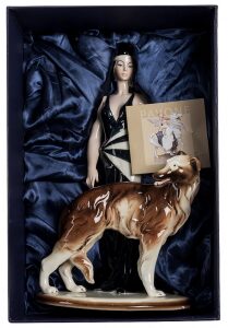Фарфоровая статуэтка "Дама с собакой"