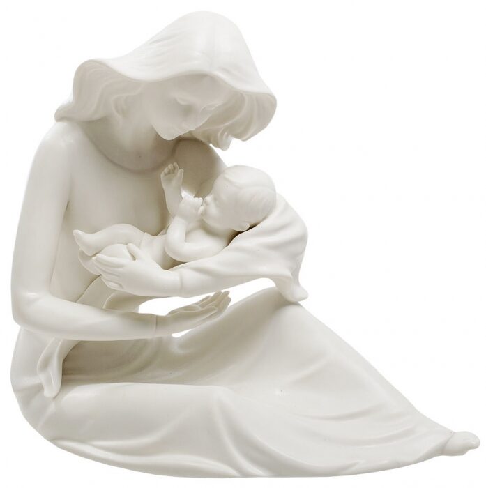 Фарфоровая статуэтка "Мать и дитя"
