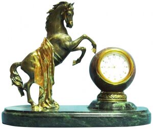 Часы из бронзы "Конь" (овал)