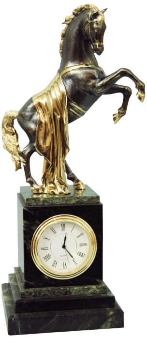 Часы из бронзы "Конь с длинной попоной" (пьедестал)