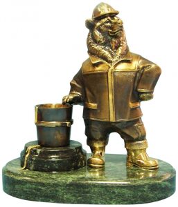Статуэтка из бронзы "Медведь-литейщик"