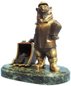 Статуэтка из бронзы "Медведь-экскаваторщик"