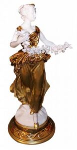 Скульптура "Богиня с цветами"