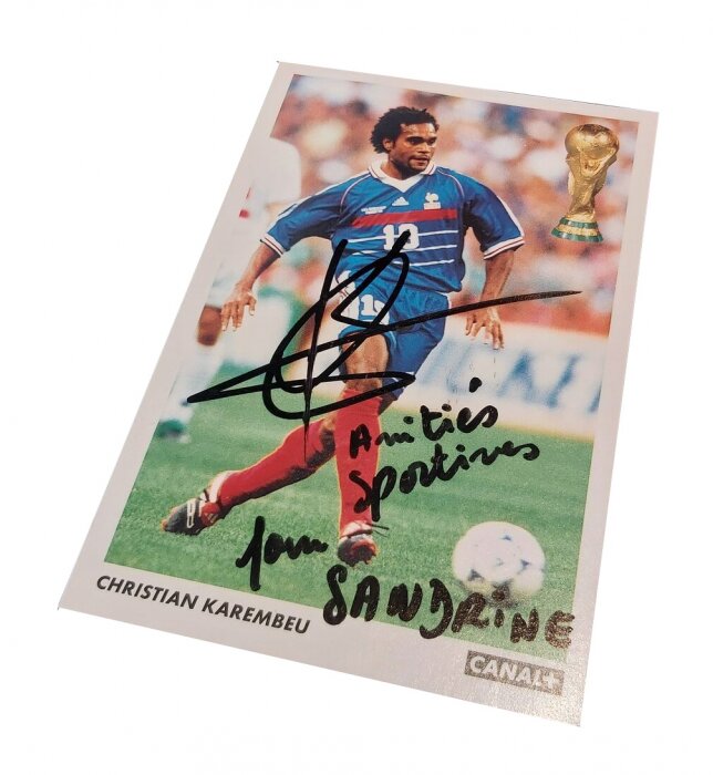 Открытка с автографом футболиста Кристиана Карамбё