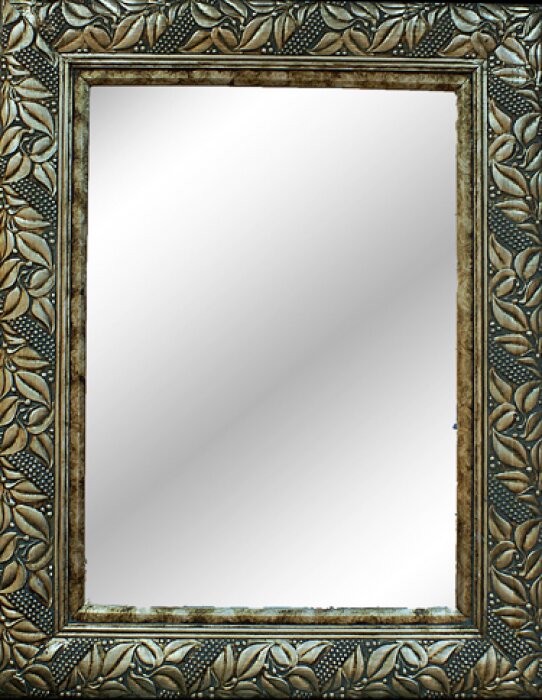 Зеркало с декором серебряного цвета