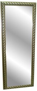 Зеркало в рамке серебряного цвета