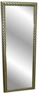 Зеркало в деревянной рамке серебряного цвета