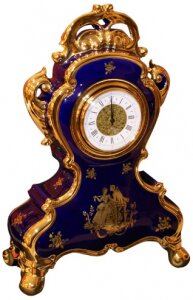 Часы синие с отделкой золотыми узорами