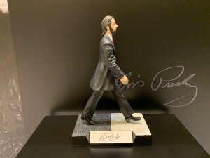 Коллекционная статуэтка с автографом музыканта Ринго Старр