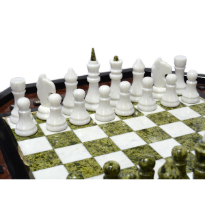 Шахматный стол из змеевика, лемезита и мрамора "Шахматный стол" с фигурами