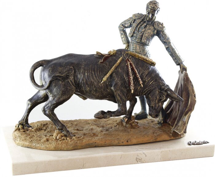 Скульптура "Коррида" (Bullfighting)